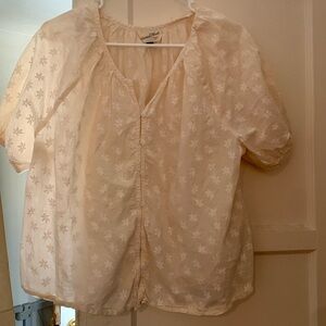 Universal Thread Button Down Floral  Top. Size Medium